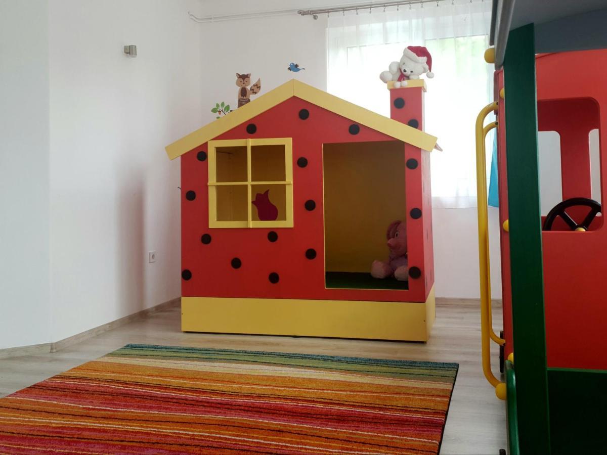 Diana Panzió Acomodação com café da manhã Matrafured Exterior foto